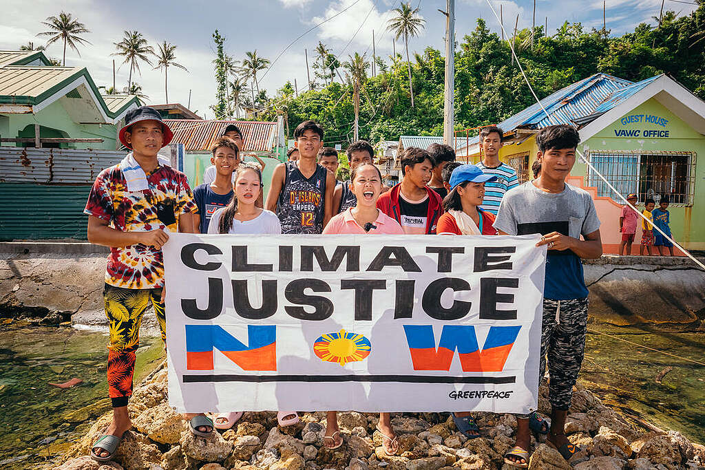 Youth Workshop in Brgy Coring in Philippines. © Jilson Tiu / Greenpeace
